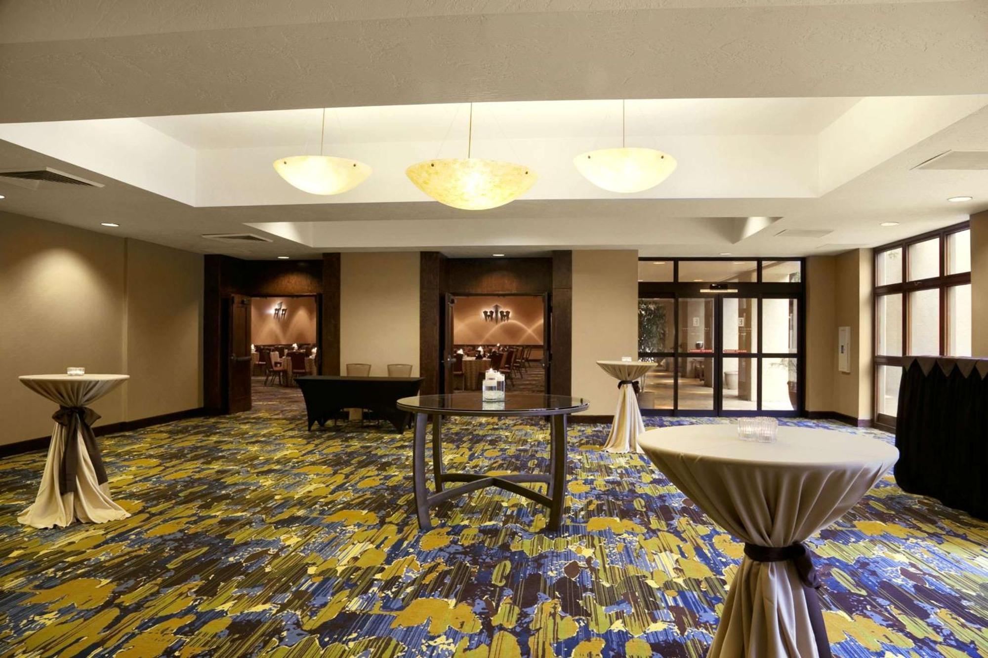 Embassy Suites By Hilton Phoenix Tempe Exterior foto